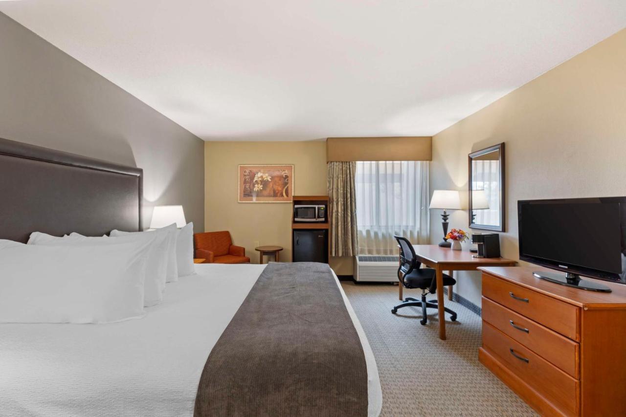 Best Western Plus The Charles Hotel Saint Charles